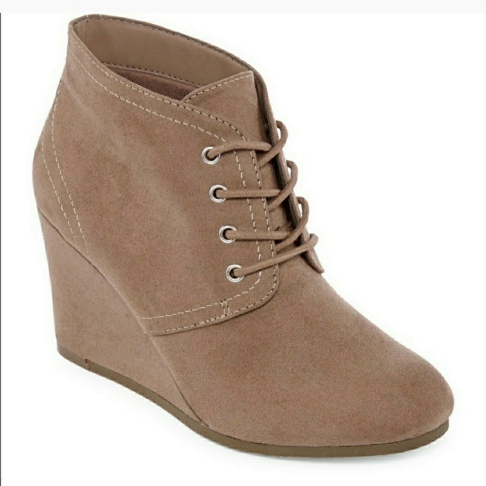 Arizona womens lilly wedge heel lace-up bootie bro